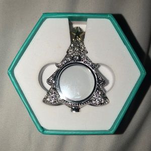 RETIRED rare origami owl Pave Xmas tree locket